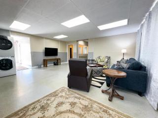 4 Bedroom, 2 Bath, Ranch Style - 7