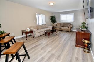 2 Bed, 1 Bath, Upper Level Unit - 9