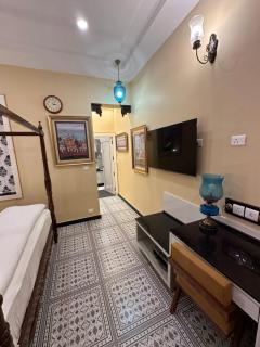 The Coral Court Homestay - Agra - 3