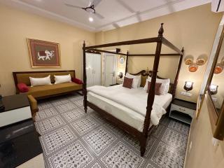 The Coral Court Homestay - Agra - 5