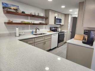 204 - Renovated 2/2 Sleeps 6 - New Smyrna Beach - 0