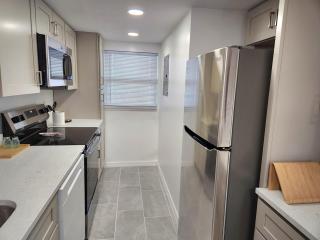 204 - Renovated 2/2 Sleeps 6 - New Smyrna Beach - 2