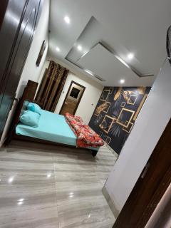 Red Taj Guest house - 8