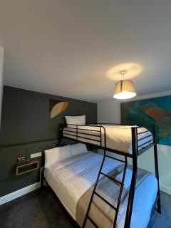 Mary Mullen's Rooms Eyre Square. - Galway - 9