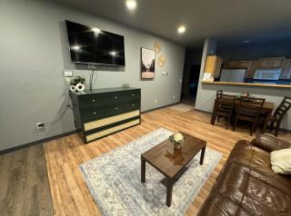 Cozy 2-bedroom Retreat In Town - Fairbanks - 5