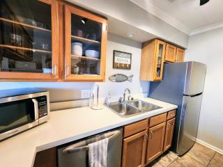 Farr Shores Cozy Retreat - Red Oak - 1