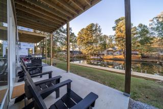 Lakefront Oasis with Game Room! - Lake Hamilton - 2