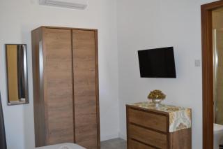 Modern Large Terraced Studio - Garden Views - Paola - 9