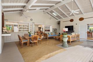 Upscale Kailua Getaway Steps to Swim Beach! - Kailua - 3