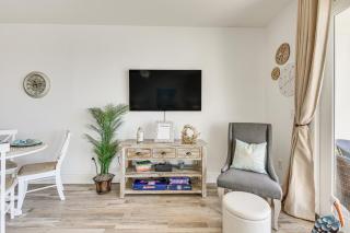 Ocean Oasis PCB Condo with Balcony and Beach Views! - 5