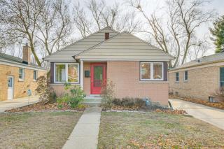 Home with Fenced Yard 13 Mi to Downtown Chicago! - Evanston - 9