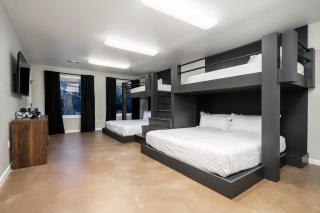 Lakefront Lux, Pool, Hot Tub, Game Room - 1
