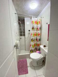 Habitación con baño particular, lindas áreas comunes - 5