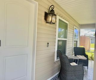 Lovelee Villa Cozy 2-Story Home - Cape Coral - 6