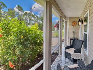 Lovelee Villa Cozy 2-Story Home - Cape Coral - 5