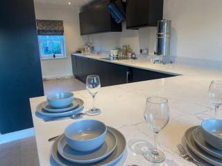 Spacious 5 Bedroom Detached Property with parking - Bury Saint Edmunds - 7