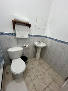 Hostal Neptuno - Puerto Villamil - 3