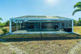 "canal Dreams" 3 Br2 Ba Pool Home On The Canal - Port Charlotte - 4