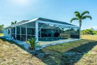 "canal Dreams" 3 Br2 Ba Pool Home On The Canal - Port Charlotte - 1