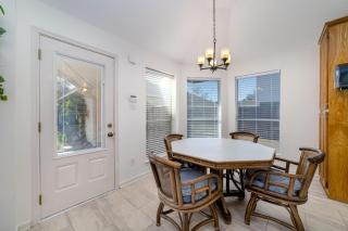 Stylish 4BR Retreat in West Houston - Prime Spot - 6