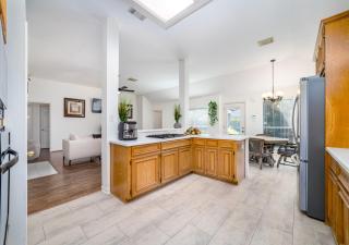 Stylish 4BR Retreat in West Houston - Prime Spot - 4