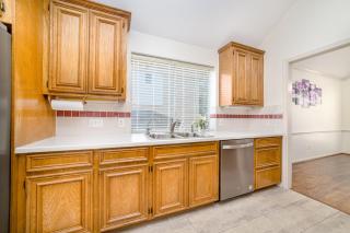 Stylish 4BR Retreat in West Houston - Prime Spot - 1