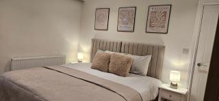 Spacious and well equipped 5-bed Home in Bedford, close to main routes - Bedford - 5