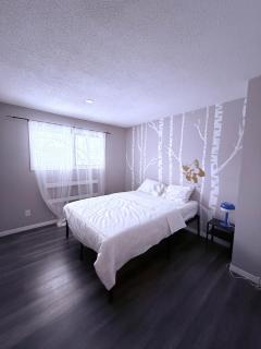 4 Bedroom House steps to 401, Perfect for long stays - Belleville - 3