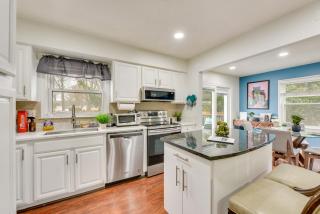 8 Mi to Uptown Home with Hot Tub in Charlotte! - Charlotte - 2