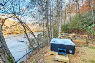 Toccoa Waterfront Hideaway Hot Tub and Fire Pit! - Mineral Bluff - 9