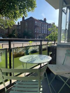 Spacious 1 bed flat close to central London - 7