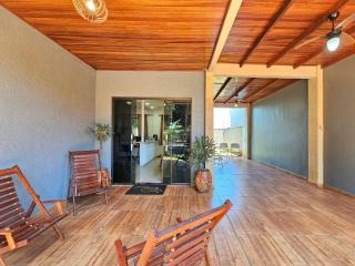 Casa 3 quartos 2 banheiros com piscina 10mi centro - 1