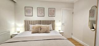 Spacious and well equipped 5-bed Home in Bedford, close to main routes - Bedford - 0