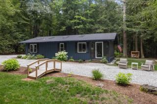 Lakeside 3BR Retreat with Dock Hot Tub - Sleeps 6 - 6