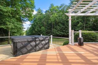 New Renovated 5BR on 10 Acres near Lake w Hot Tub - Sanbornton - 5