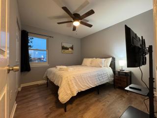 3 Bedroom Townhouse-Max 8 guests - Charlotte - 1