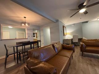 3 Bedroom Townhouse-Max 8 guests - Charlotte - 2