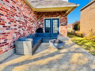 Relaxing Lakeview Retreat - Sleeps 6! - 2