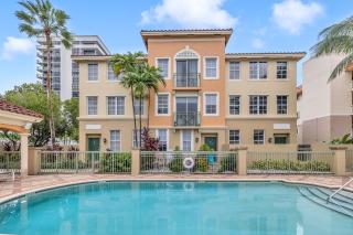 Fantastic Townhouse Beach Access Resort Amenities! - Hallandale Beach - 0
