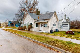 Downtown Lake Cottage - Polson - 9