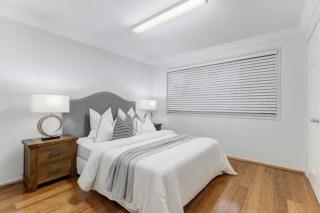 Holiday Inn - 1