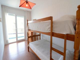 Apartment in Estartit by the Beach & Pool - L'Estartit - 1