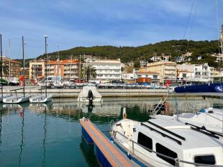 Apartment in Spain with Marina Views - L'Estartit - 3