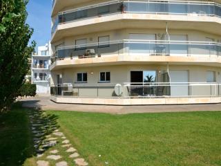 Beachfront Apartment in Estartit with Garden - 2