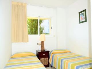 Beachfront Apartment in Estartit with Garden - 1