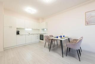 Luxurious beachfront apartment with private beach and panoramic views in La Mer complex - 4