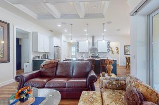 Riverfront Haven Retreat - North Port - 7