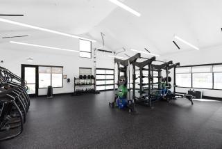Central Escape Gym, Coffee Bar, Perfect Location - 5