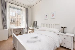 Spacious 3 bed home in Marchmont - 6