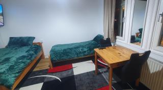 Larisa's Nr 12 mit Parkplatz - Amburgo - 7